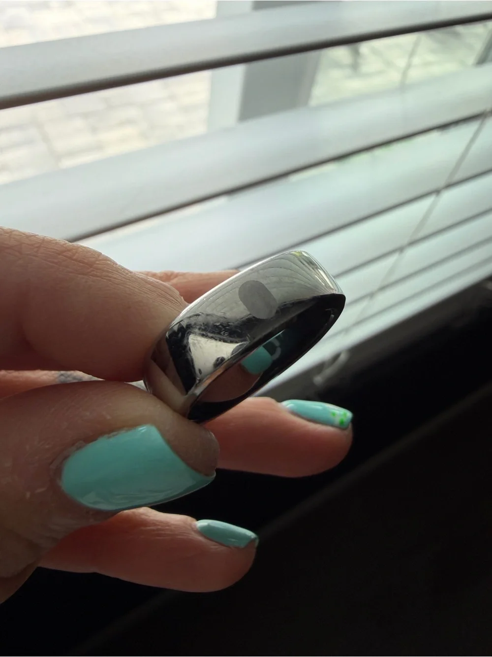 Ringconn Silver Smart Ring with Assorted Color Bands and Charger. Size 8